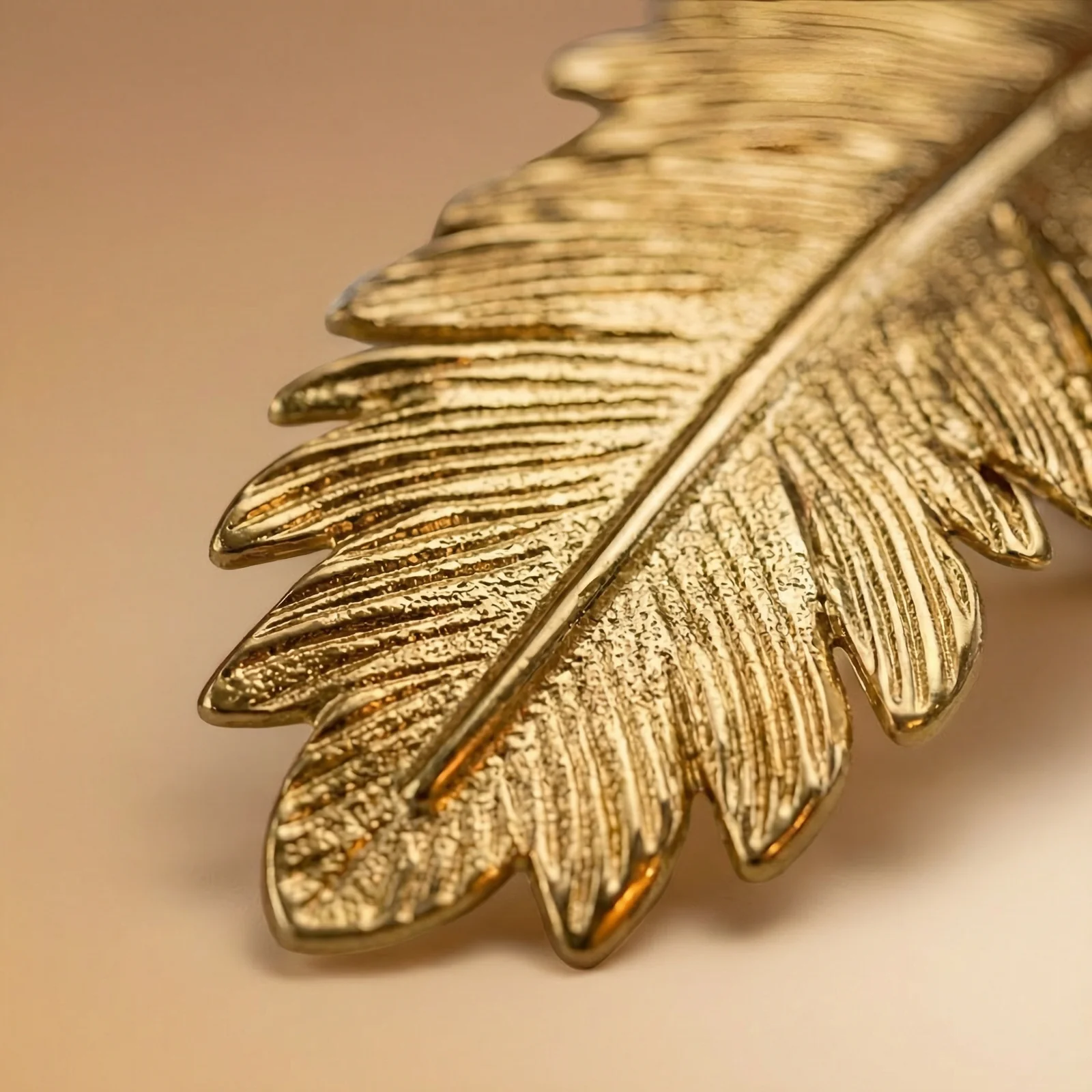 Leaf Glow With Candle view 3